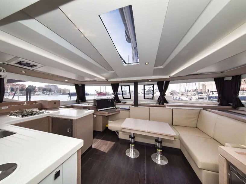 Zadar Catamaran Cabine 4  8  slaapplaatsen 8  gasten 12.58 m Lijstnummer: #16632 2