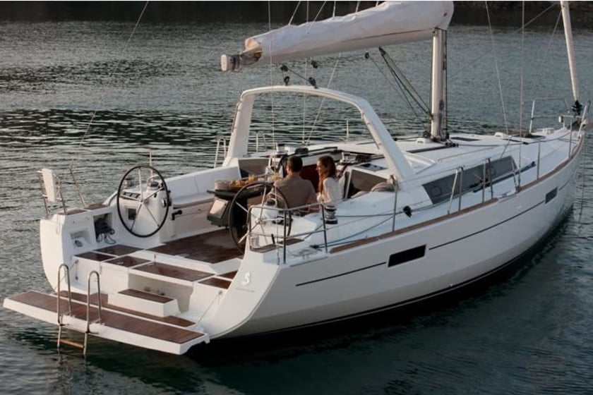 Ligia Sailboat 3 cabin 8 berths 8 guests 12.5 m Listing Number: #16642