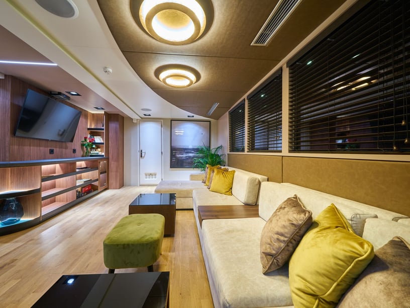 Gesplitst Zeilboot Cabine 6  12  slaapplaatsen 12  gasten 33 m Lijstnummer: #16680 2