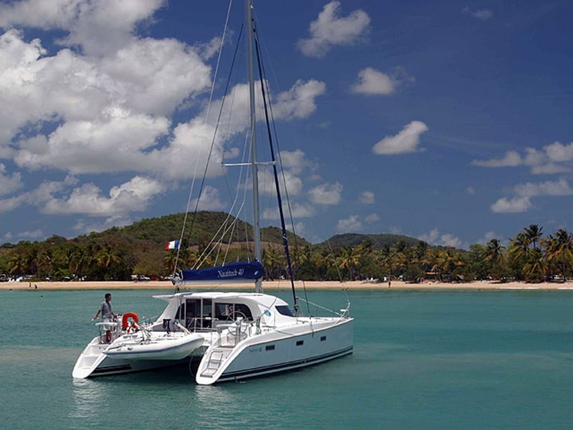 Saint-Martin Catamaran Cabine 4  Couchettes 10  Invités 10  11.98 m Numéro de l'annonce: #16681