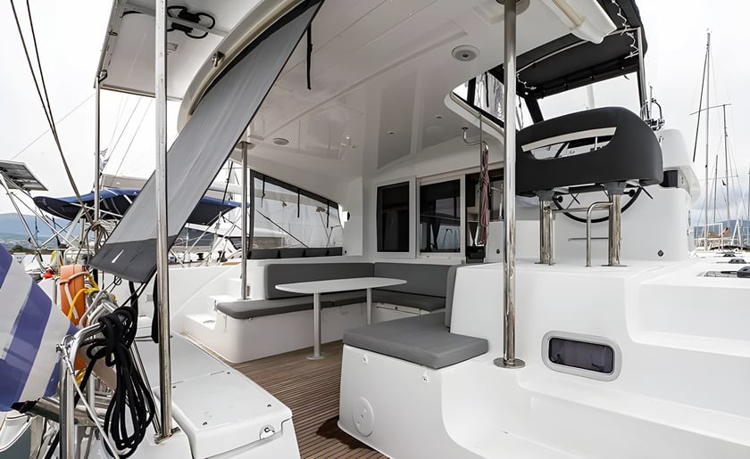 Lefkada Catamaran 4 cabin 10 berths 10 guests 11.88 m Listing Number: #16698 4