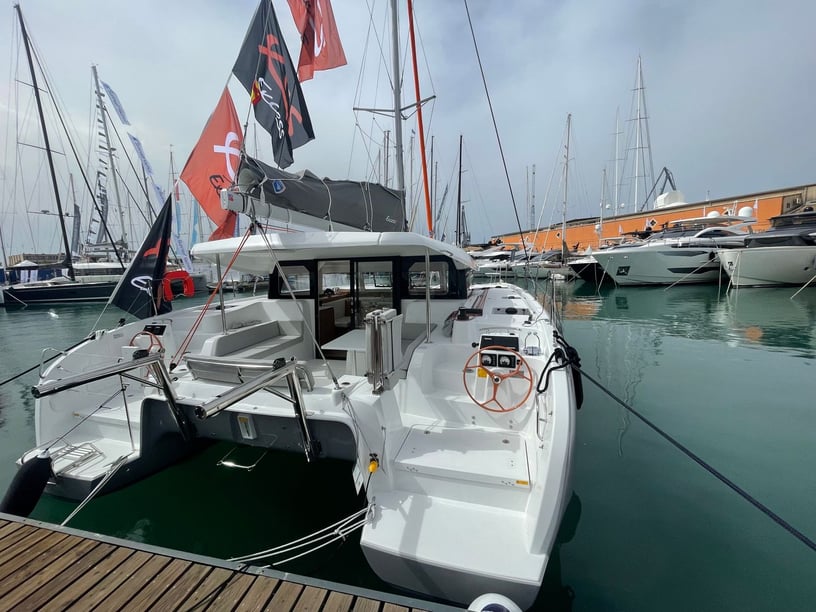 Ibiza Catamaran Cabine 4  11  slaapplaatsen 11  gasten 11.33 m Lijstnummer: #16720 4