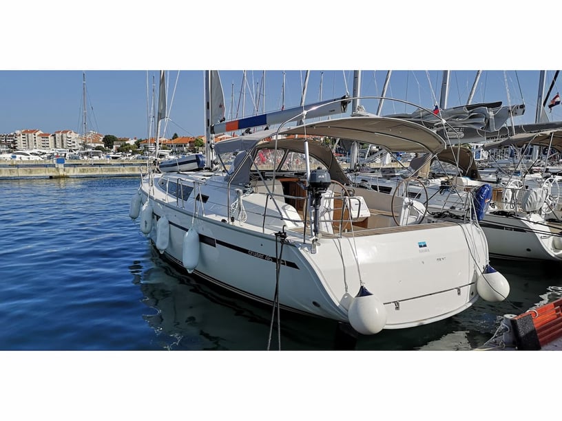 Pirovac Segelboot 4 Kabine 10 Liegeplätze 10 Gäste 13.6 m Nummer des Inserats: #16734