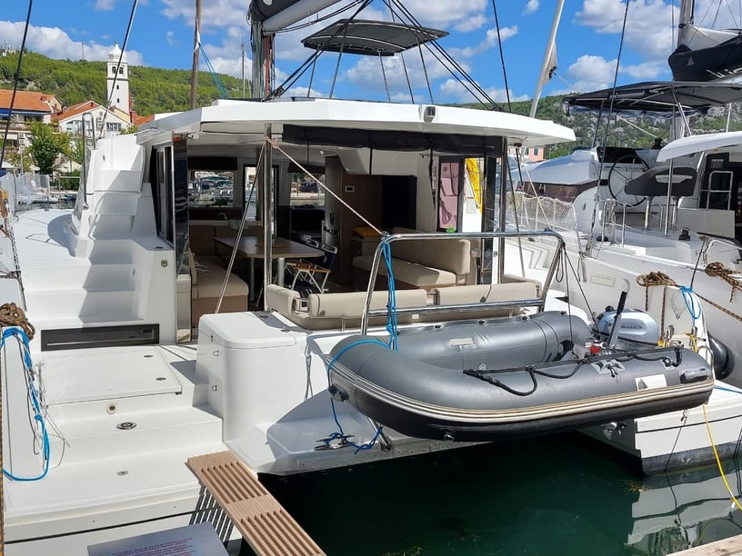 Skradin Catamaran 5 cabin 10 berths 10 guests 12.85 m Listing Number: #16761 3