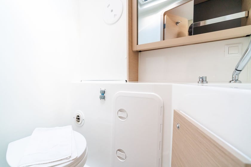 Capo d'Orlando Katamaran 4 Kabine 12 Liegeplätze 12 Gäste 12.94 m Nummer des Inserats: #16774 4