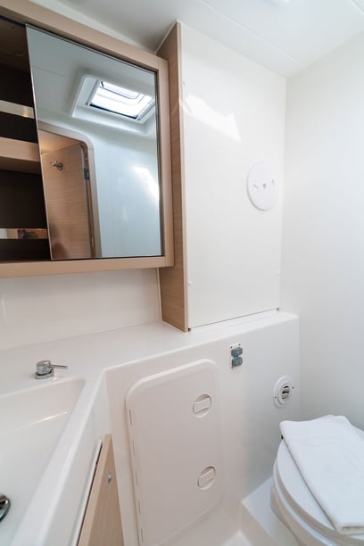 Capo d'Orlando Katamaran 4 Kabine 12 Liegeplätze 12 Gäste 12.94 m Nummer des Inserats: #16774 5