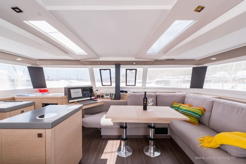 Seget Donji Catamaran 6 cabin 12 berths 12 guests 13.94 m Listing Number: #16783 5