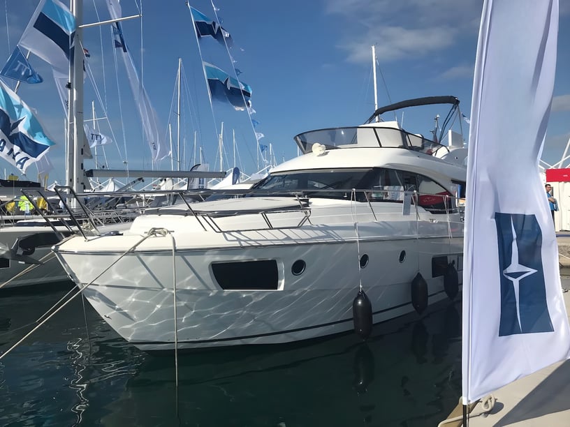 Sibenik Motorboot Cabine 3  6  slaapplaatsen 6  gasten 13.6 m Lijstnummer: #16793 4