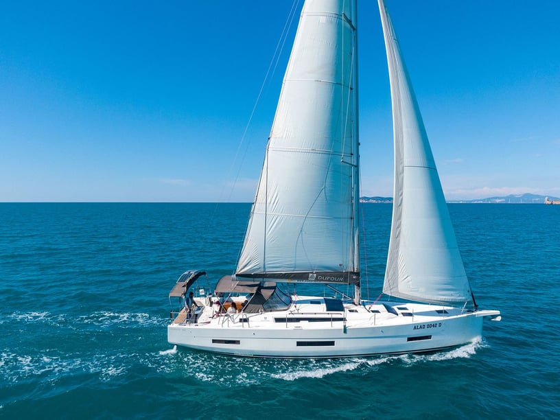 Castellammare di Stabia Sailboat 6 cabin 15 berths 12 guests 16.35 m Listing Number: #16806 5