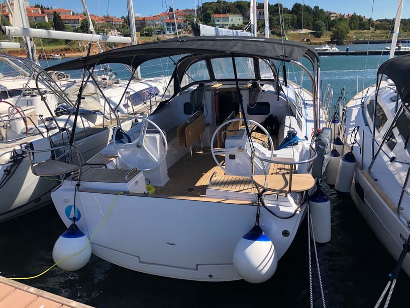 Mali Losinj Zeilboot Cabine 4  10  slaapplaatsen 8  gasten 13.85 m Lijstnummer: #16811