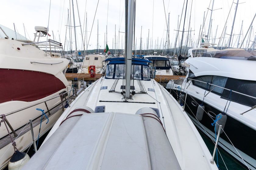 Castiglioncello Sailboat 3 cabin 8 berths 8 guests 12.43 m Listing Number: #16826 5