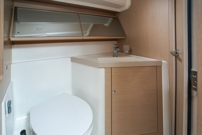 Castiglioncello Sailboat 3 cabin 8 berths 8 guests 12.43 m Listing Number: #16826 4