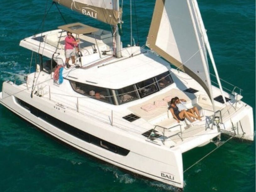 Salerne Catamaran Cabine 4  Couchettes 10  Invités 10  12.2 m Numéro de l'annonce: #16830