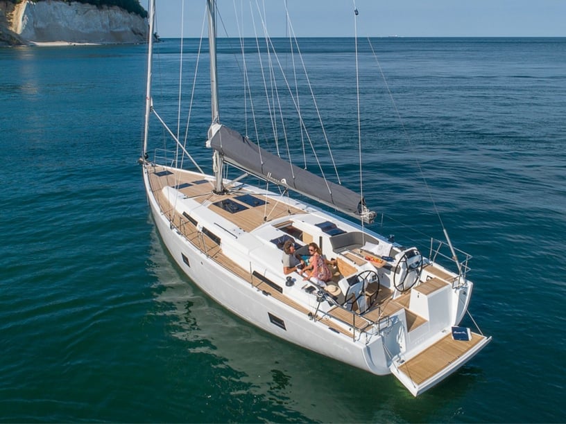 Athens Sailboat 4 cabin 8 berths 8 guests 14.04 m Listing Number: #16832 3