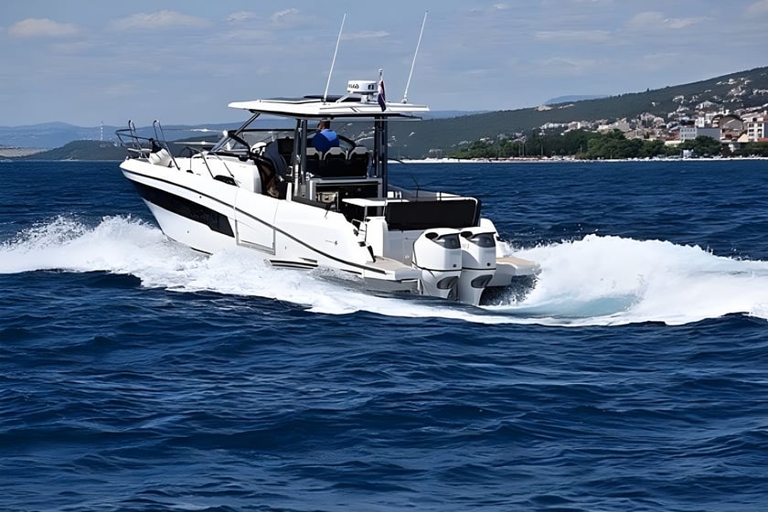 Zadar Motorboat 1 cabin 4 berths 4 guests 10.5 m Listing Number: #16864