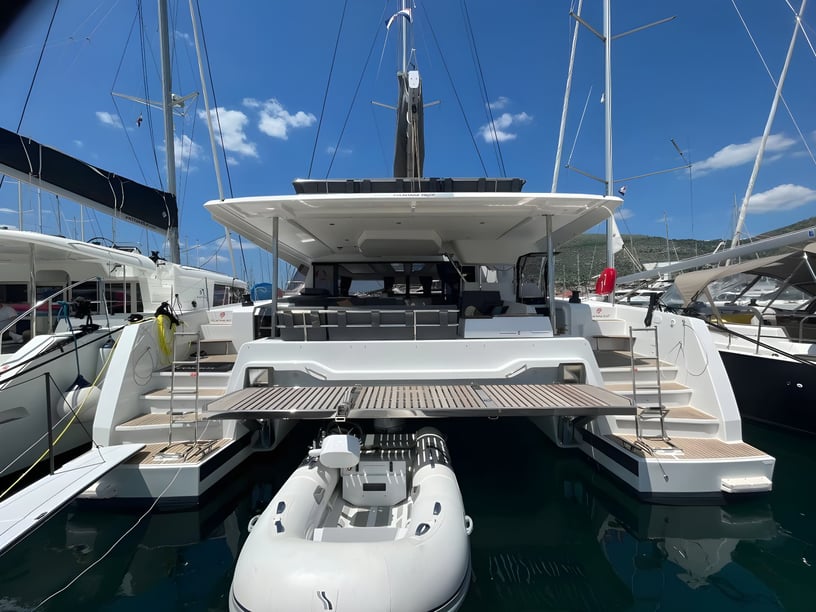 Seget Donji Catamaran 5 cabin 10 berths 10 guests 15.54 m Listing Number: #16869