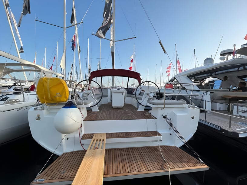 Split Sailboat 4 cabin 10 berths 10 guests 14.6 m Listing Number: #16873