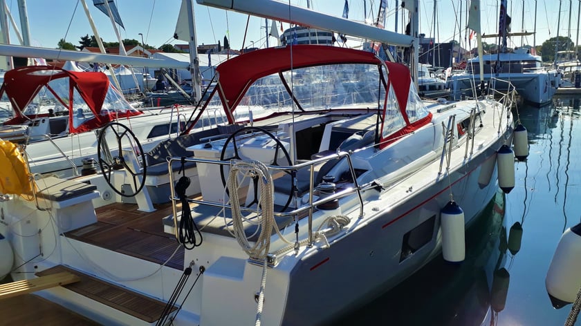 Split Sailboat 4 cabin 10 berths 10 guests 14.6 m Listing Number: #16873 4