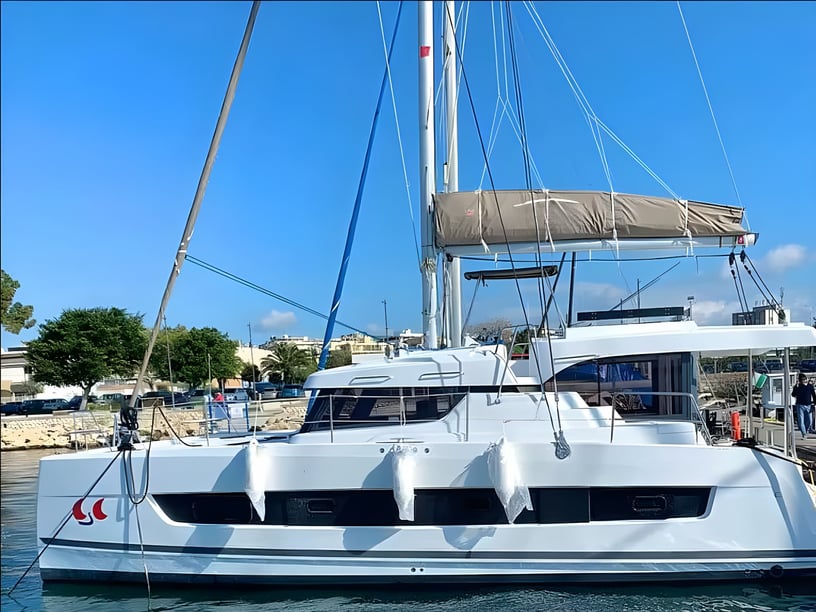 Golfo Aranci Catamaran Cabine 4  Couchettes 8  Invités 8  11.71 m Numéro de l'annonce: #16874