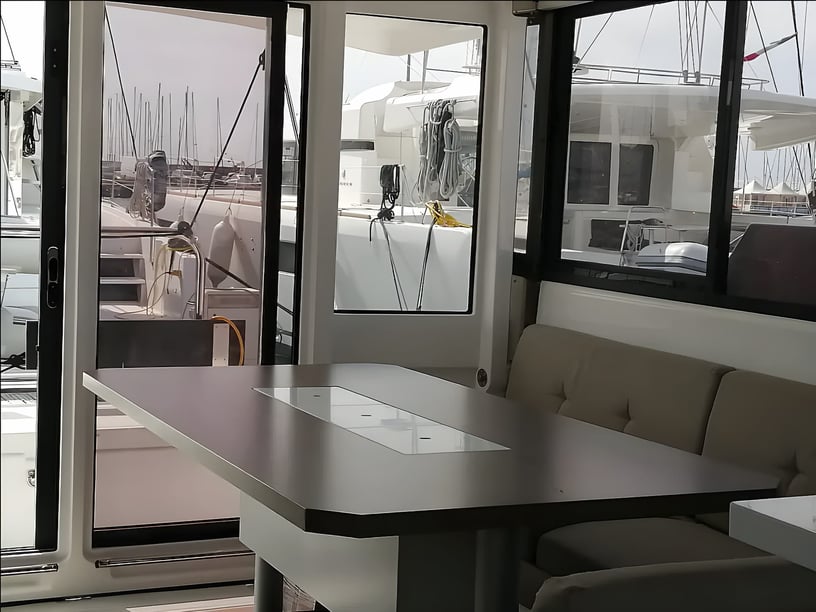 Golfo Aranci Catamaran Cabine 4  Couchettes 8  Invités 8  11.71 m Numéro de l'annonce: #16874 5