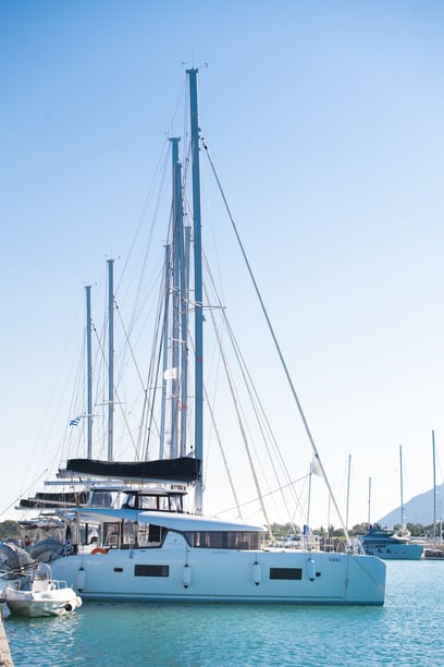 Lefkada Catamarán Cabina 6  10  literas 10  invitados 12.94 m Número de anuncio: #16877 4