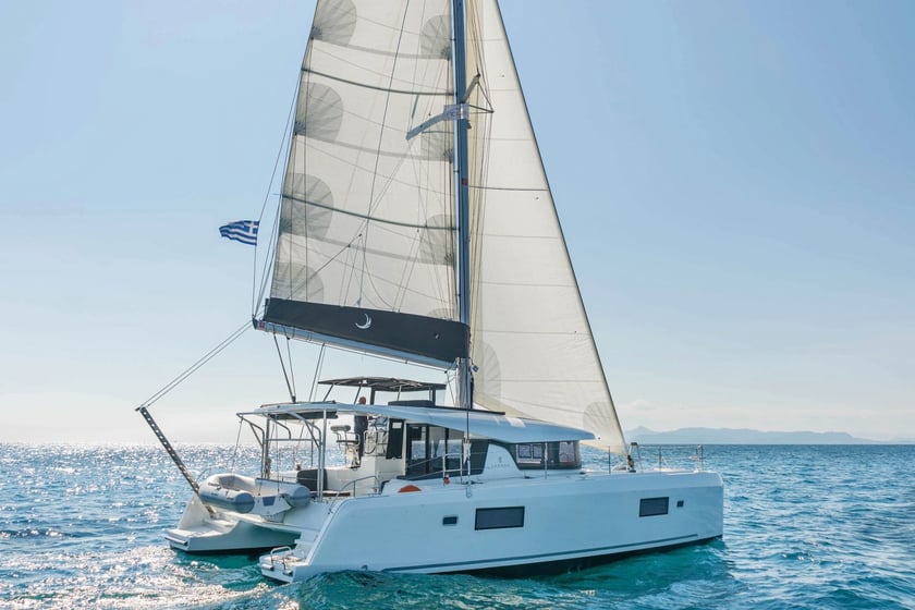 Athene Catamaran Cabine 4  10  slaapplaatsen 10  gasten 12.8 m Lijstnummer: #16879