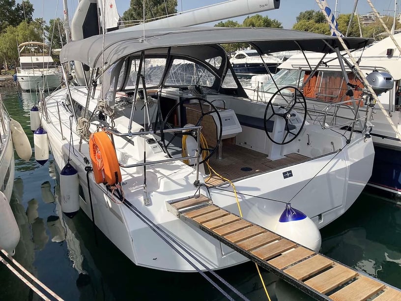 Athens Sailboat 3 cabin 8 berths 8 guests 12.04 m Listing Number: #16881 3