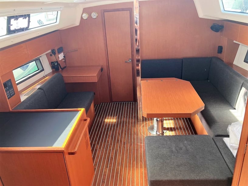 Athens Sailboat 3 cabin 8 berths 8 guests 12.04 m Listing Number: #16881 5