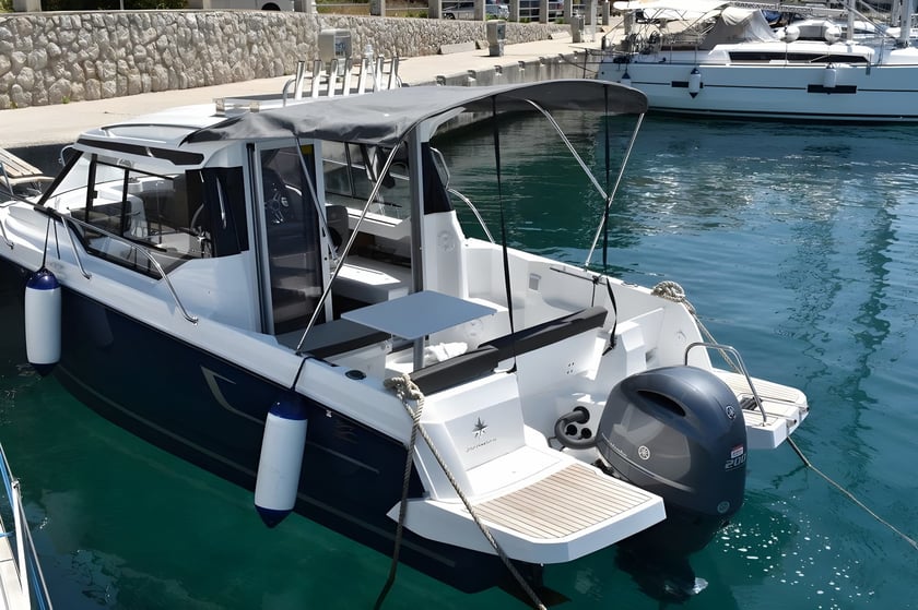 Mali Lošinj Motorboat 1 cabin 4 berths 4 guests 7.95 m Listing Number: #16898 4