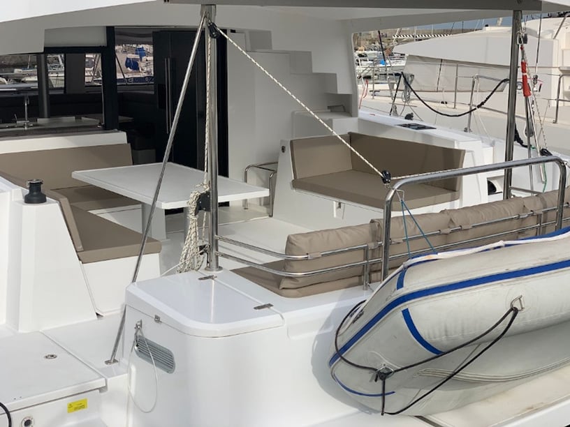 Salerno Catamarano cabina 4  cuccette 10  10  ospiti 13.6 m Numero dell'inserzione: #16912 4