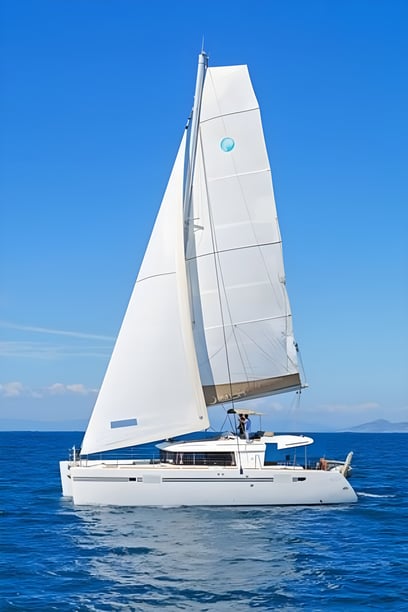 Rhodes Catamarano cabina 6  cuccette 10  12  ospiti 13.96 m Numero dell'inserzione: #16923 4