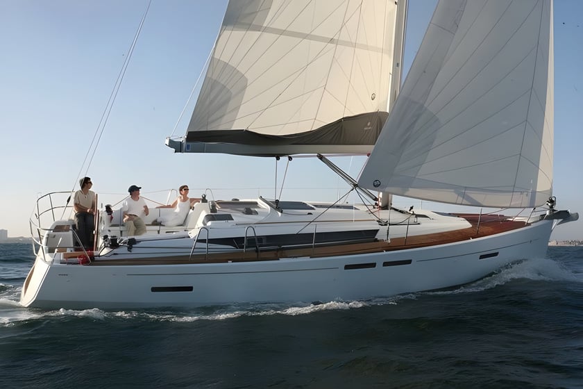 Rhodes Barca a vela cabina 3  cuccette 8  8  ospiti 12.34 m Numero dell'inserzione: #16966 4