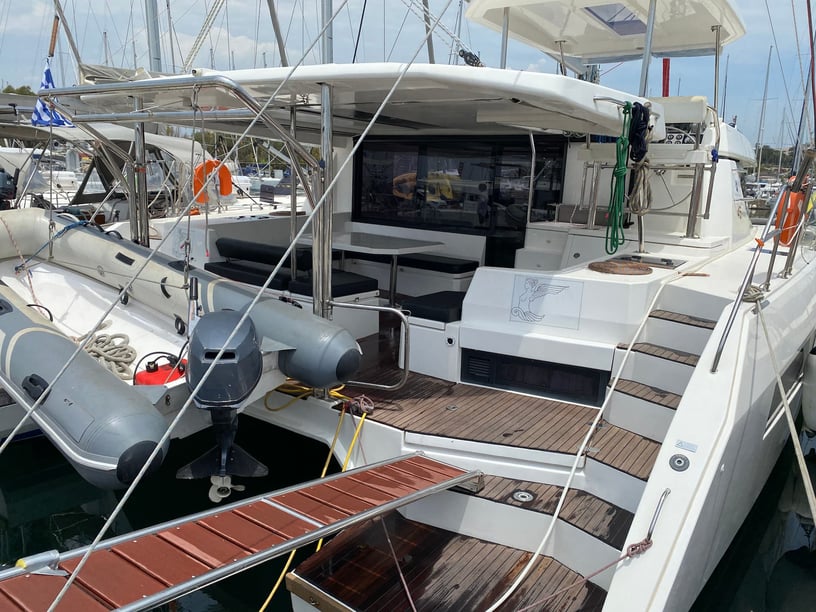 Tourlos Catamarano cabina 4  cuccette 8  8  ospiti 13.71 m Numero dell'inserzione: #17003