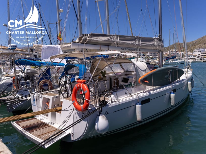 Port de Pollença Sailboat 3 cabin 8 berths 8 guests 11.99 m Listing Number: #17043
