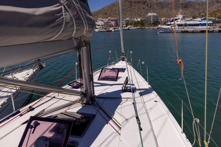 Port de Pollença Sailboat 3 cabin 8 berths 8 guests 11.99 m Listing Number: #17043 3