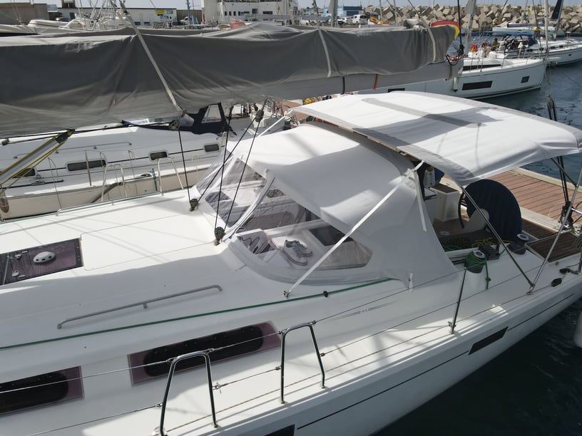 Ibiza Voilier Cabine 3  Couchettes 8  Invités 8  11.99 m Numéro de l'annonce: #17043 4
