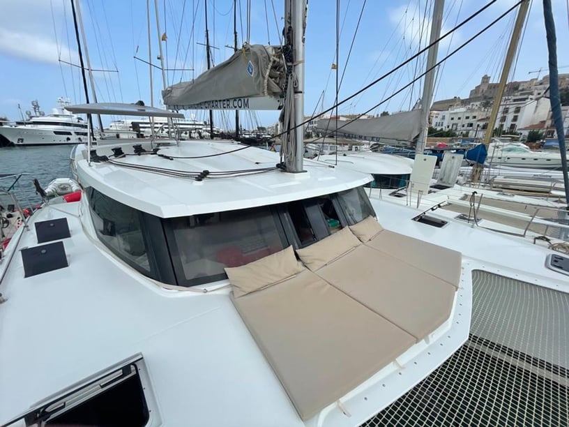 Ibiza Catamaran 4 cabin 10 berths 10 guests 11.73 m Listing Number: #17064 3