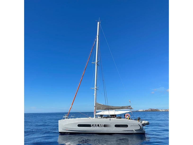 Ibiza Catamaran 4 cabin 11 berths 11 guests 11.33 m Listing Number: #17076