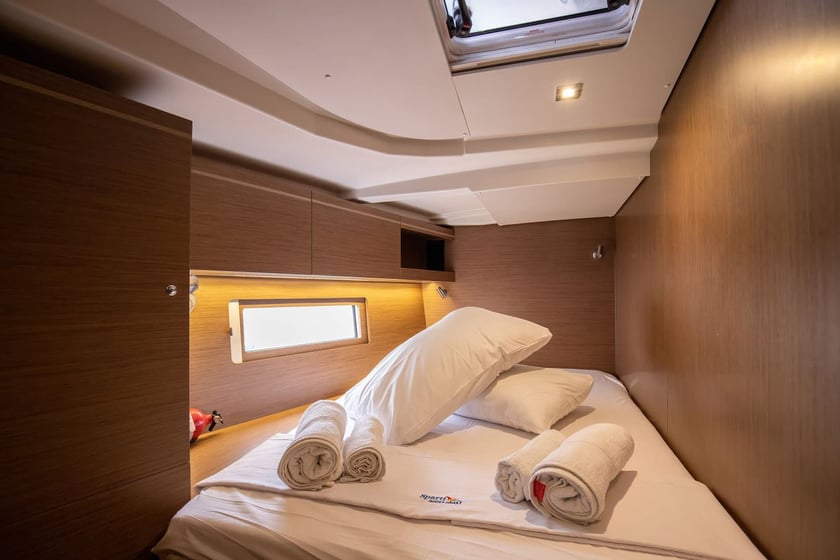 Salerno Sailboat 5 cabin 12 berths 12 guests 15.94 m Listing Number: #17081 4