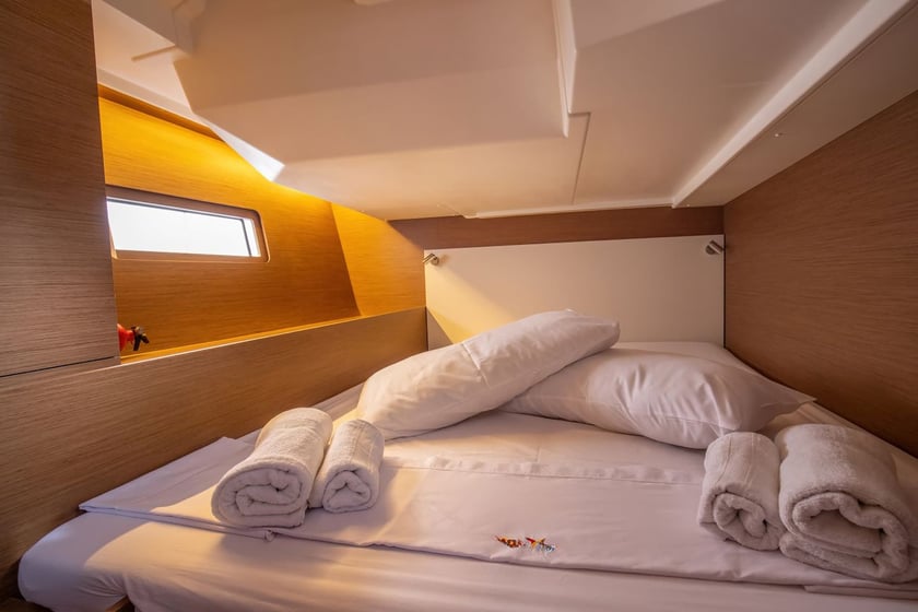 Salerno Sailboat 5 cabin 12 berths 12 guests 15.94 m Listing Number: #17081 5