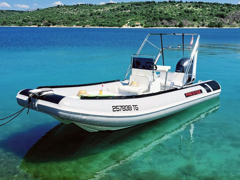 Trogir Motorboat 6 cabin  12 guests 6.5 m Listing Number: #17090