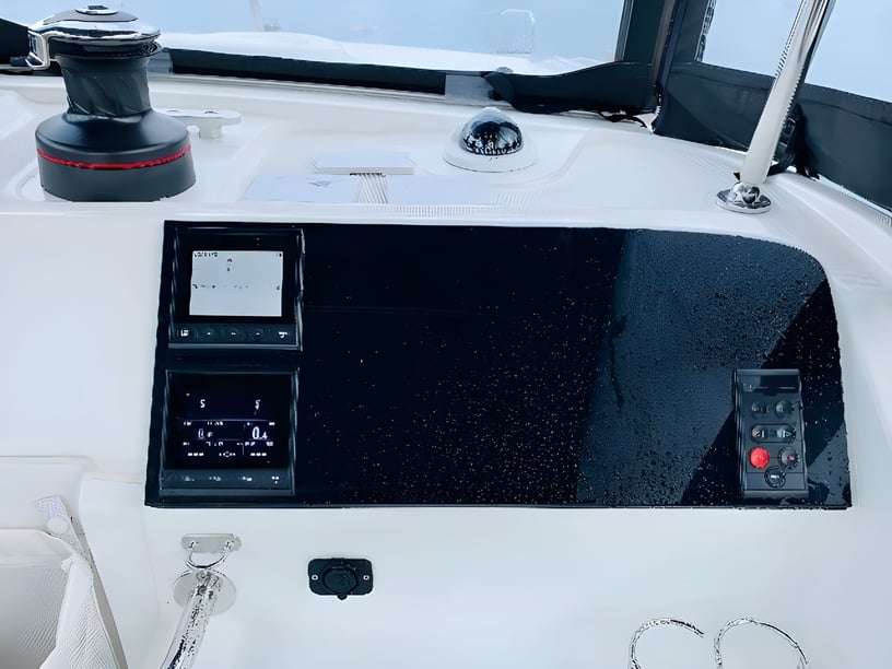 Martinique Catamaran Cabine 6  10  slaapplaatsen 10  gasten 11.74 m Lijstnummer: #17094 5