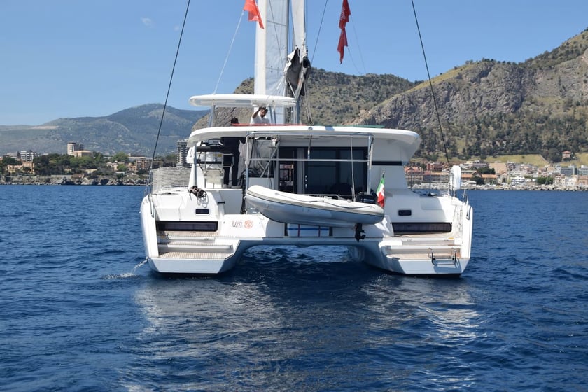 Palermo Catamaran 4 cabin 12 berths 12 guests 12.94 m Listing Number: #17131 5