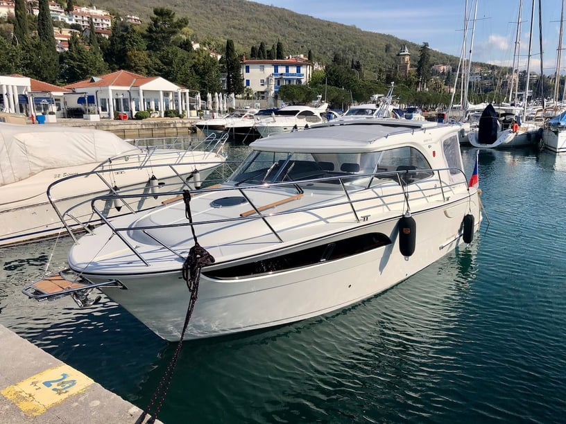 Sukošan Motorboat 2 cabin 4 berths 8 guests 9.46 m Listing Number: #17140 3