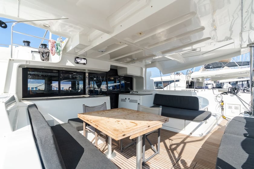 Capo d'Orlando Katamaran 4 Kabine 12 Liegeplätze 12 Gäste 13.99 m Nummer des Inserats: #17157 4