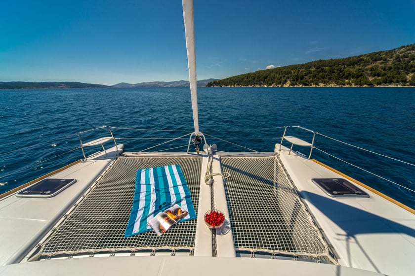 Novi Vinodolski Catamaran 5 cabin 12 berths 12 guests 11.55 m Listing Number: #17203 5