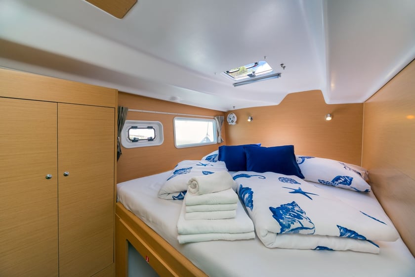 Novi Vinodolski Catamaran 5 cabin 12 berths 12 guests 11.55 m Listing Number: #17203 4