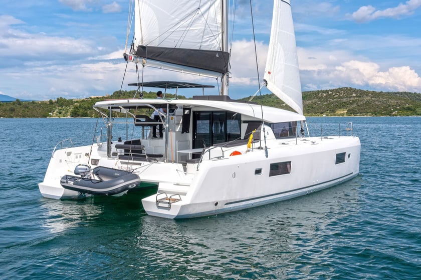 Skradin Catamarán Cabina 6  10  literas 10  invitados 12.8 m Número de anuncio: #17223 3