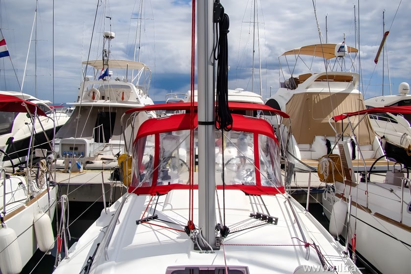 Split Sailboat 2 cabin 6 berths 6 guests 9.53 m Listing Number: #17243 4