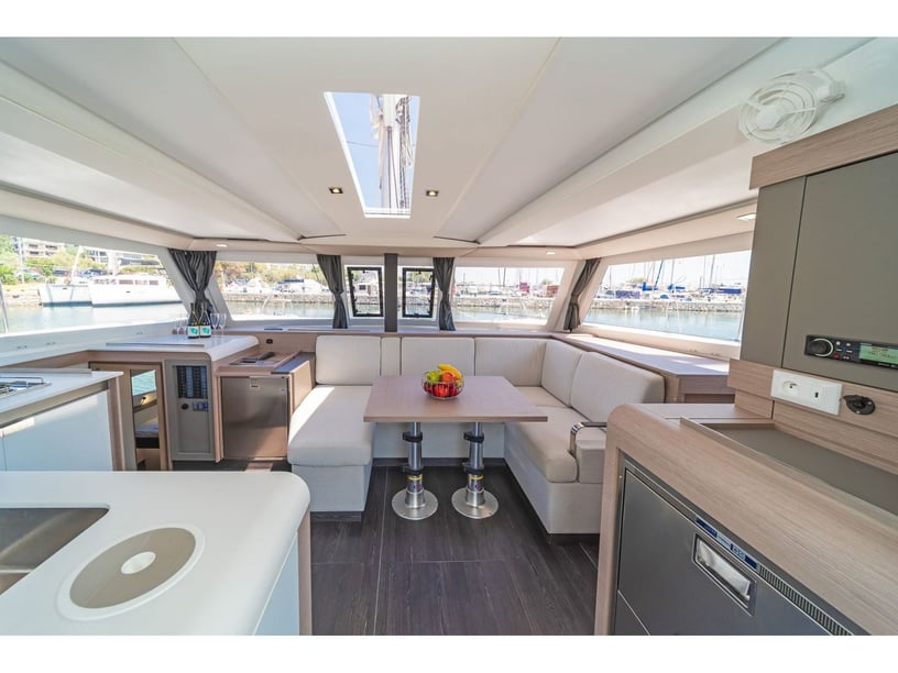 Lavrion Catamaran 5 cabin 8 berths 8 guests 11.73 m Listing Number: #17246 2